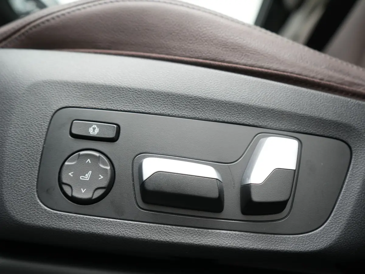 High Executive 80 kWh 286pk Dealer O.H | SOH 95,5% | | Panodak | Head Up | Adaptive Cruise | 360 Camera | Harman / Kardon | Lederen Sportstoelen Memory & Verwarmd | Keyless | Apple Carplay |