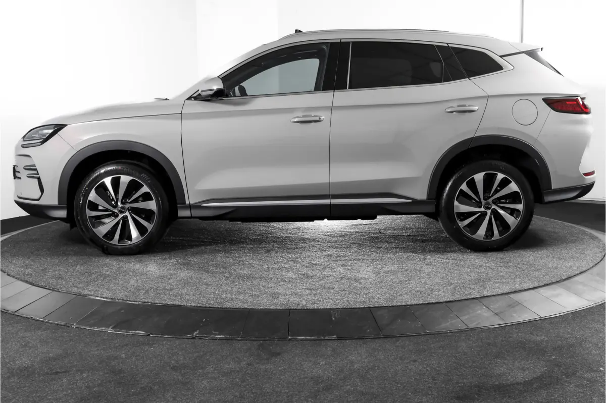 1.5 DM-i FWD Comfort | 125KM Elektrisch | S/K-Panodak | 360 Camera | Carplay/Android | Adapt. Cruise | Elek. Klep | Infinity audio | 19" | 9845