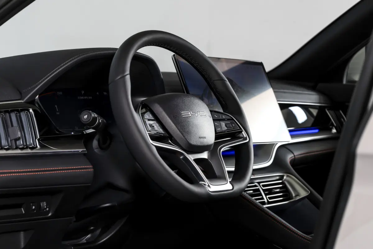 1.5 DM-i FWD Comfort | 125KM Elektrisch | S/K-Panodak | 360 Camera | Carplay/Android | Adapt. Cruise | Elek. Klep | Infinity audio | 19" | 7937
