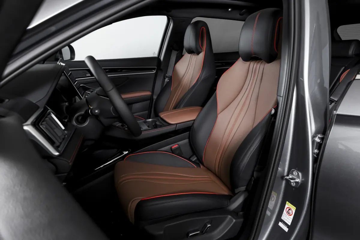 1.5 DM-i FWD Comfort | 125KM Elektrisch | S/K-Panodak | 360 Camera | Carplay/Android | Adapt. Cruise | Elek. Klep | Infinity audio | 19" | 7912