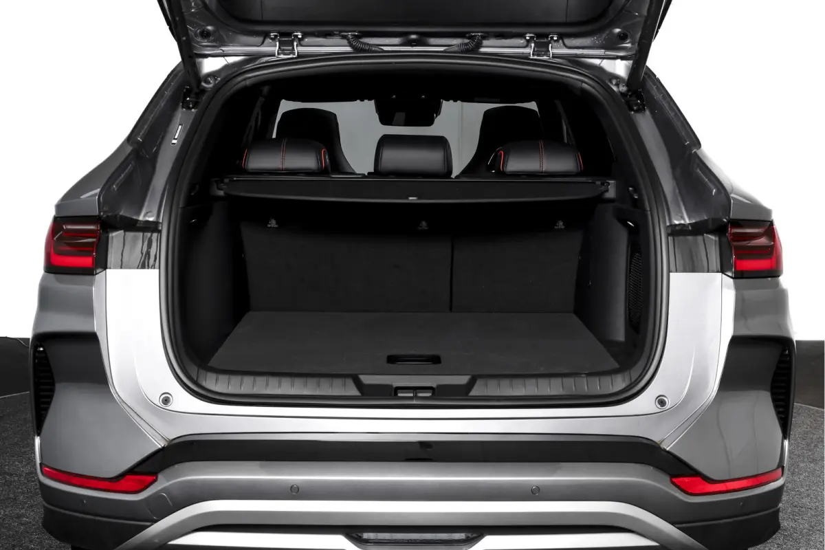 1.5 DM-i FWD Comfort | 125KM Elektrisch | S/K-Panodak | 360 Camera | Carplay/Android | Adapt. Cruise | Elek. Klep | Infinity audio | 19" | 7912