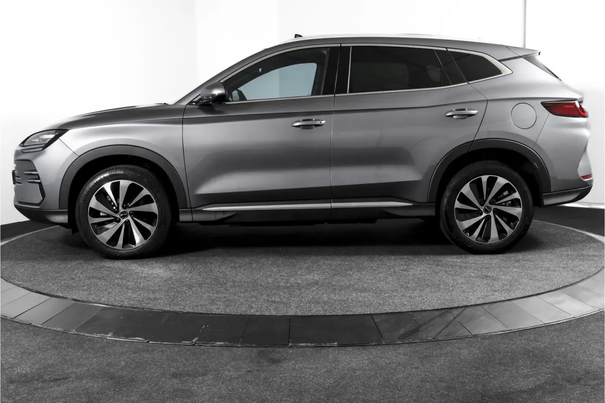 1.5 DM-i FWD Comfort | 125KM Elektrisch | S/K-Panodak | 360 Camera | Carplay/Android | Adapt. Cruise | Elek. Klep | Infinity audio | 19" | 7912