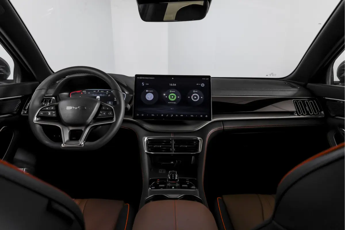 1.5 DM-i FWD Comfort | 125KM Elektrisch | S/K-Panodak | 360 Camera | Carplay/Android | Adapt. Cruise | Elek. Klep | Infinity audio | 19" | 7912