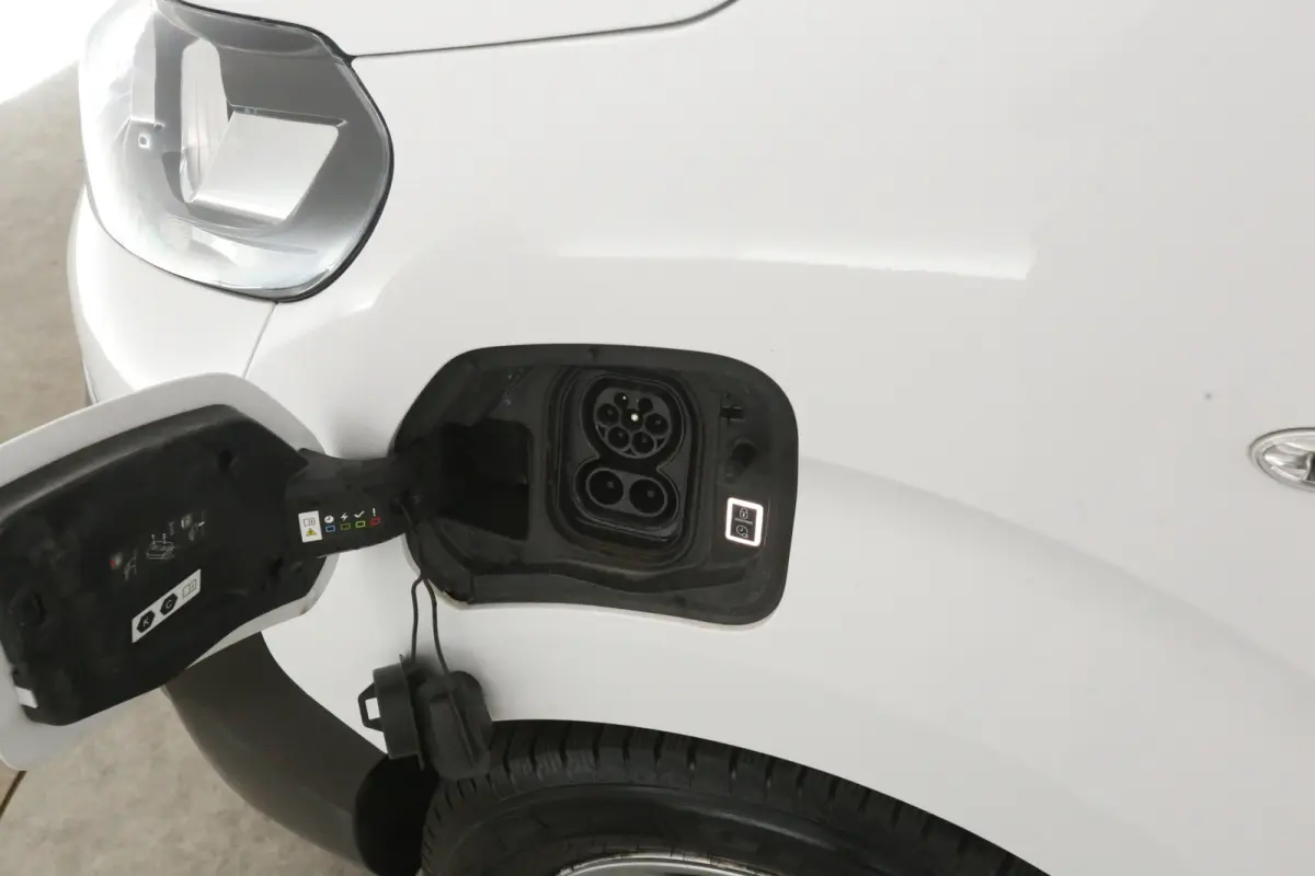 L3H1 75 kWh | Snelladen | SOH 92% | Airco | Cruise | 3 Zits | Parkeersens.