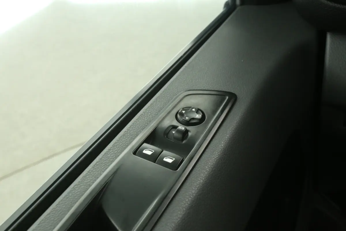 L3H1 75 kWh | Snelladen | SOH 92% | Airco | Cruise | 3 Zits | Parkeersens.