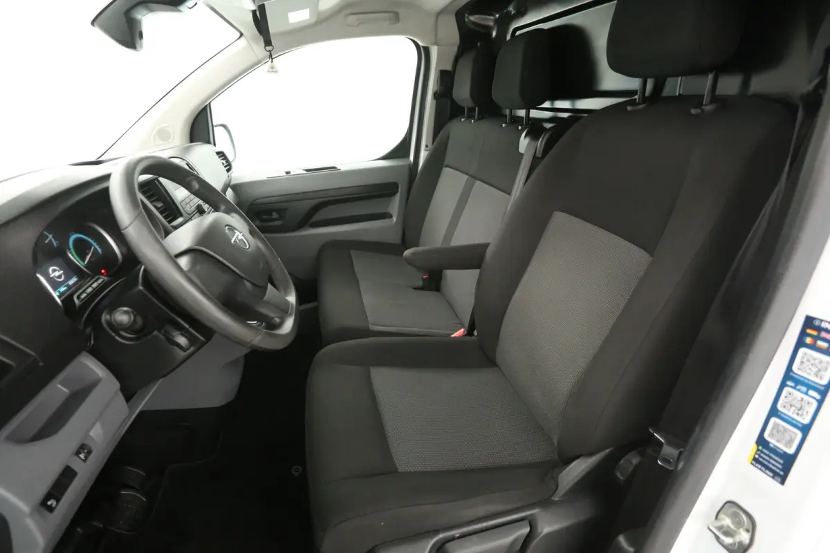 L3H1 75 kWh | Snelladen | SOH 92% | Airco | Cruise | 3 Zits | Parkeersens.
