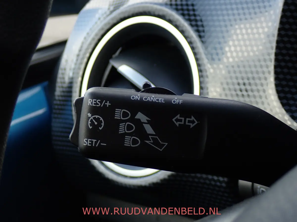 92% SOH  / CRUISE / CAMERA / BLUETOOTH / STOELVERWARMING9