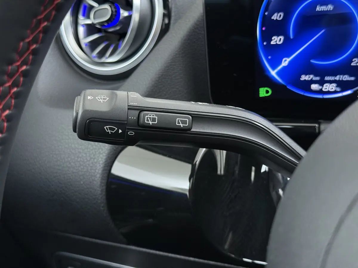 EQA 300 4MATIC AMG Line 71 kWh | Pano Carplay Winterpakket