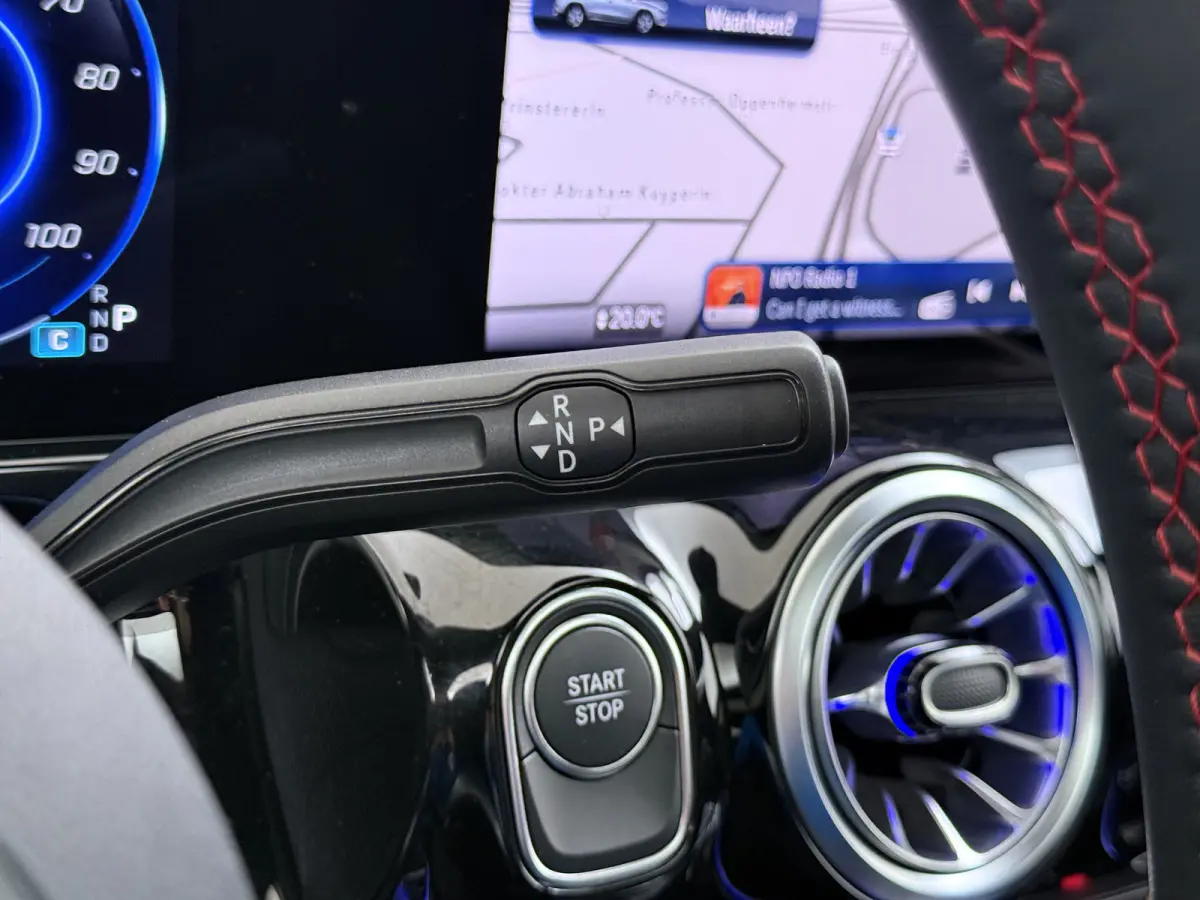 EQA 300 4MATIC AMG Line 71 kWh | Pano Carplay Winterpakket