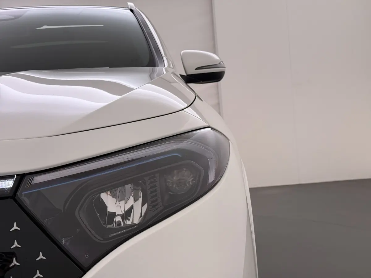 EQA 300 4MATIC AMG Line 71 kWh | Pano Carplay Winterpakket
