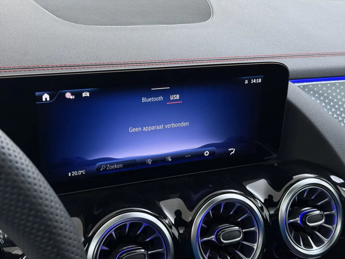 EQA 300 4MATIC AMG Line 71 kWh | Pano Carplay Winterpakket