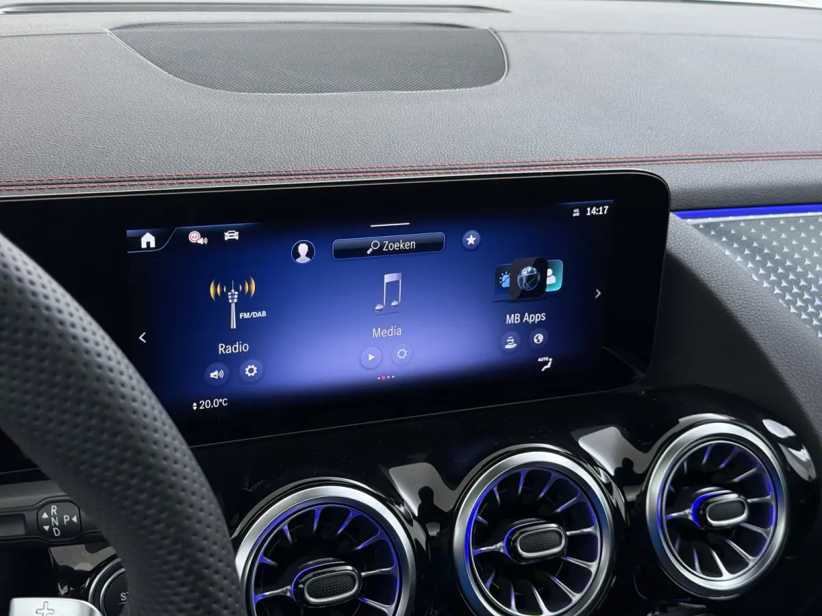 EQA 300 4MATIC AMG Line 71 kWh | Pano Carplay Winterpakket