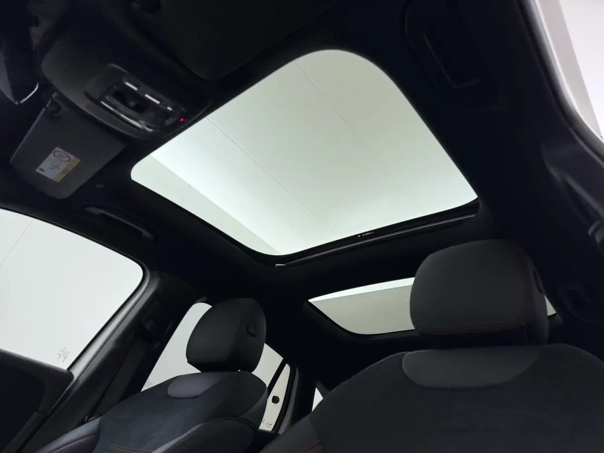 EQA 300 4MATIC AMG Line 71 kWh | Pano Carplay Winterpakket