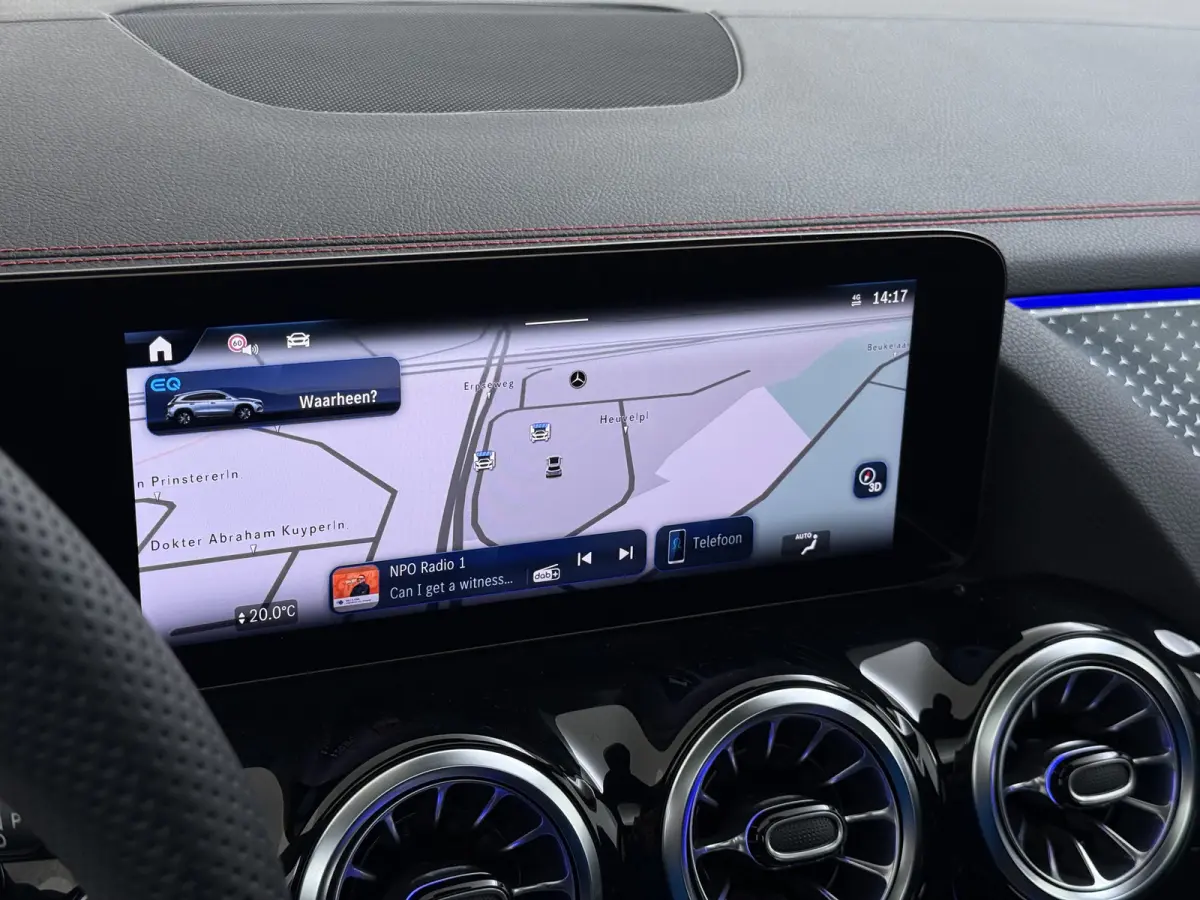 EQA 300 4MATIC AMG Line 71 kWh | Pano Carplay Winterpakket