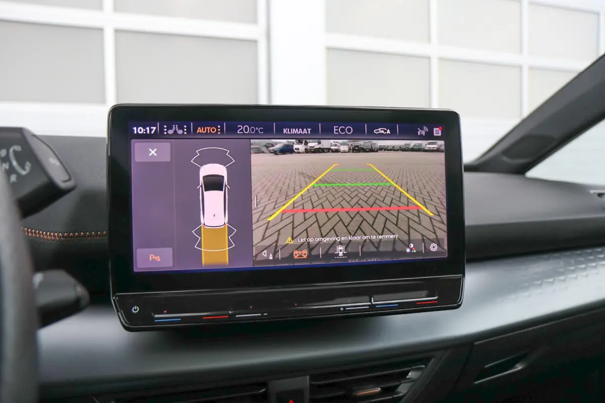 204pk Copper Edition One 62 kWh | SoH 92% | Panoramadak | Elektrische Stoel | Camara | Stoelverwarming | Head-up Display