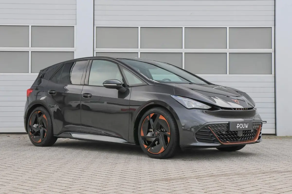 204pk Copper Edition One 62 kWh | SoH 92% | Panoramadak | Elektrische Stoel | Camara | Stoelverwarming | Head-up Display