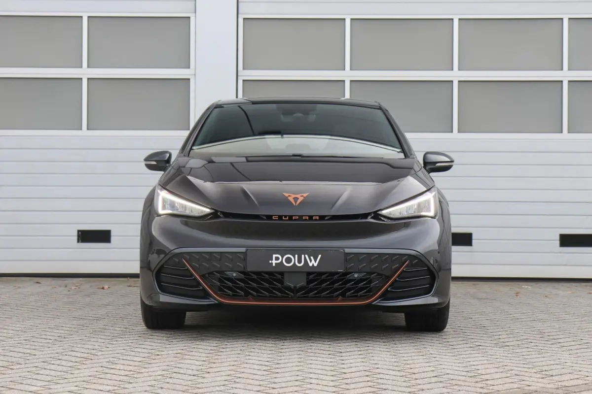 204pk Copper Edition One 62 kWh | SoH 92% | Panoramadak | Elektrische Stoel | Camara | Stoelverwarming | Head-up Display