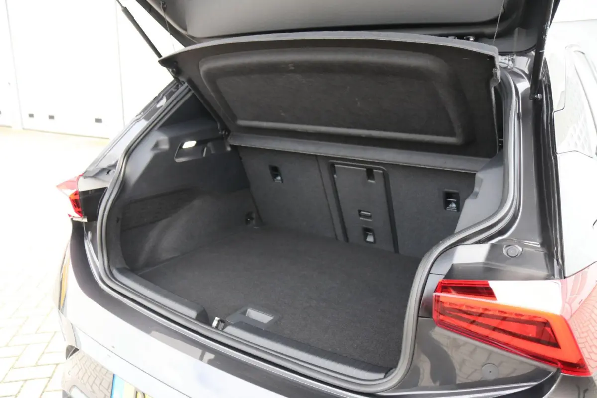 204pk Copper Edition One 62 kWh | SoH 92% | Panoramadak | Elektrische Stoel | Camara | Stoelverwarming | Head-up Display