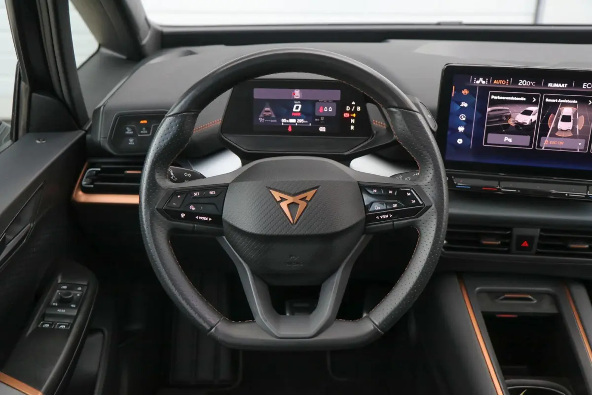 204pk Copper Edition One 62 kWh | SoH 92% | Panoramadak | Elektrische Stoel | Camara | Stoelverwarming | Head-up Display