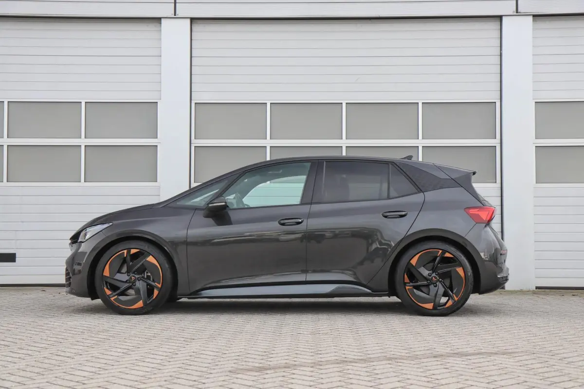 204pk Copper Edition One 62 kWh | SoH 92% | Panoramadak | Elektrische Stoel | Camara | Stoelverwarming | Head-up Display