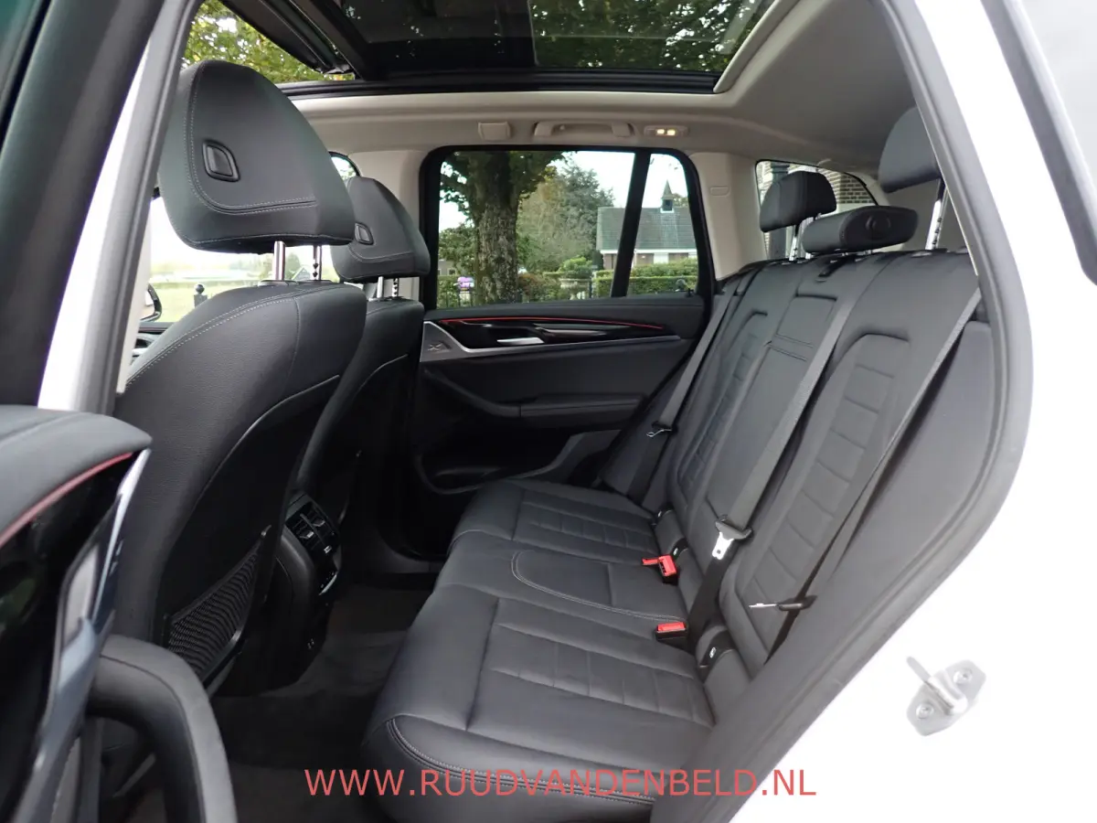 80 kWh / 93% SOH / ACC / PANODAK / CAMERA / CARPLAY