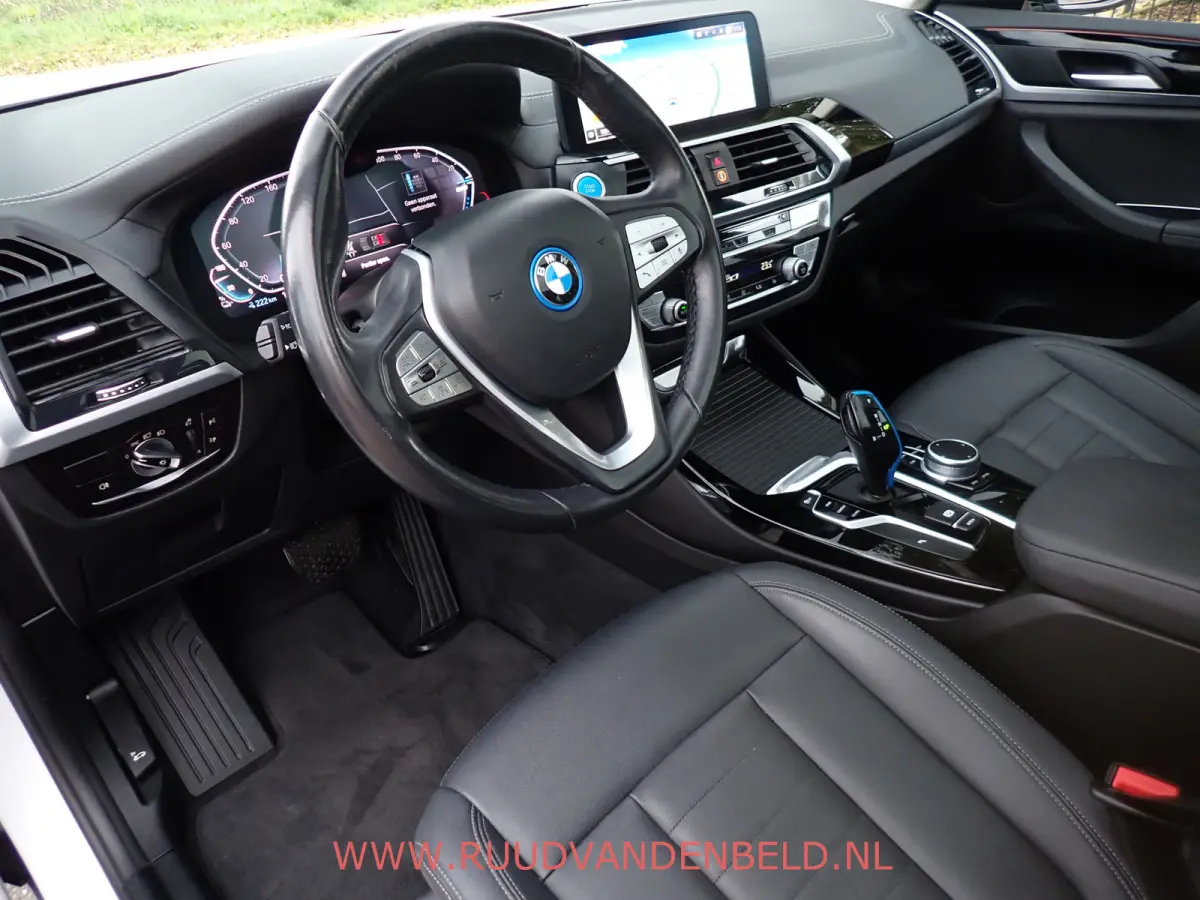 80 kWh / 93% SOH / ACC / PANODAK / CAMERA / CARPLAY