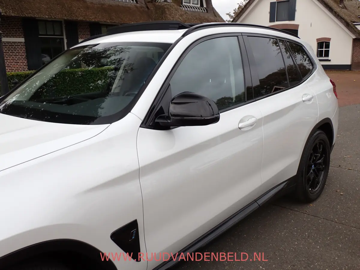 80 kWh / 93% SOH / ACC / PANODAK / CAMERA / CARPLAY