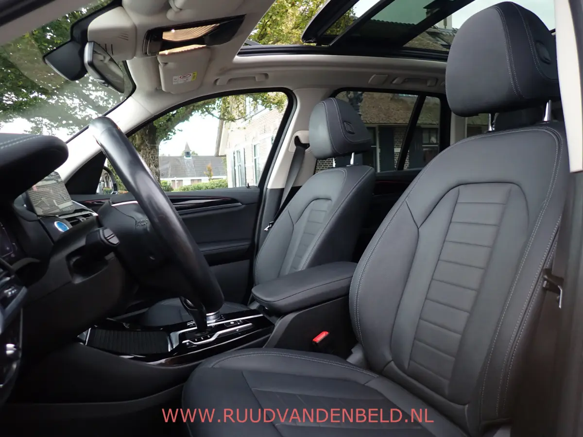 80 kWh / 93% SOH / ACC / PANODAK / CAMERA / CARPLAY