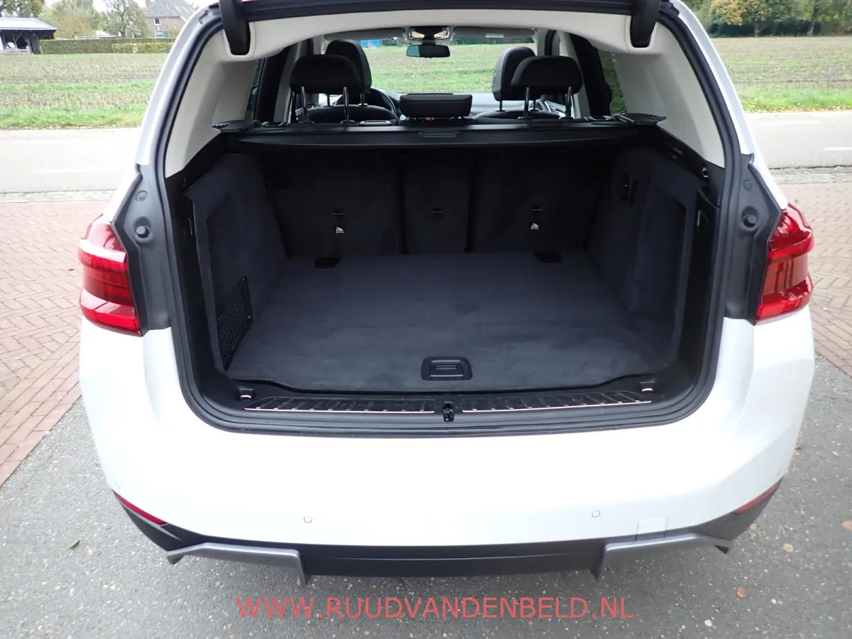 80 kWh / 93% SOH / ACC / PANODAK / CAMERA / CARPLAY