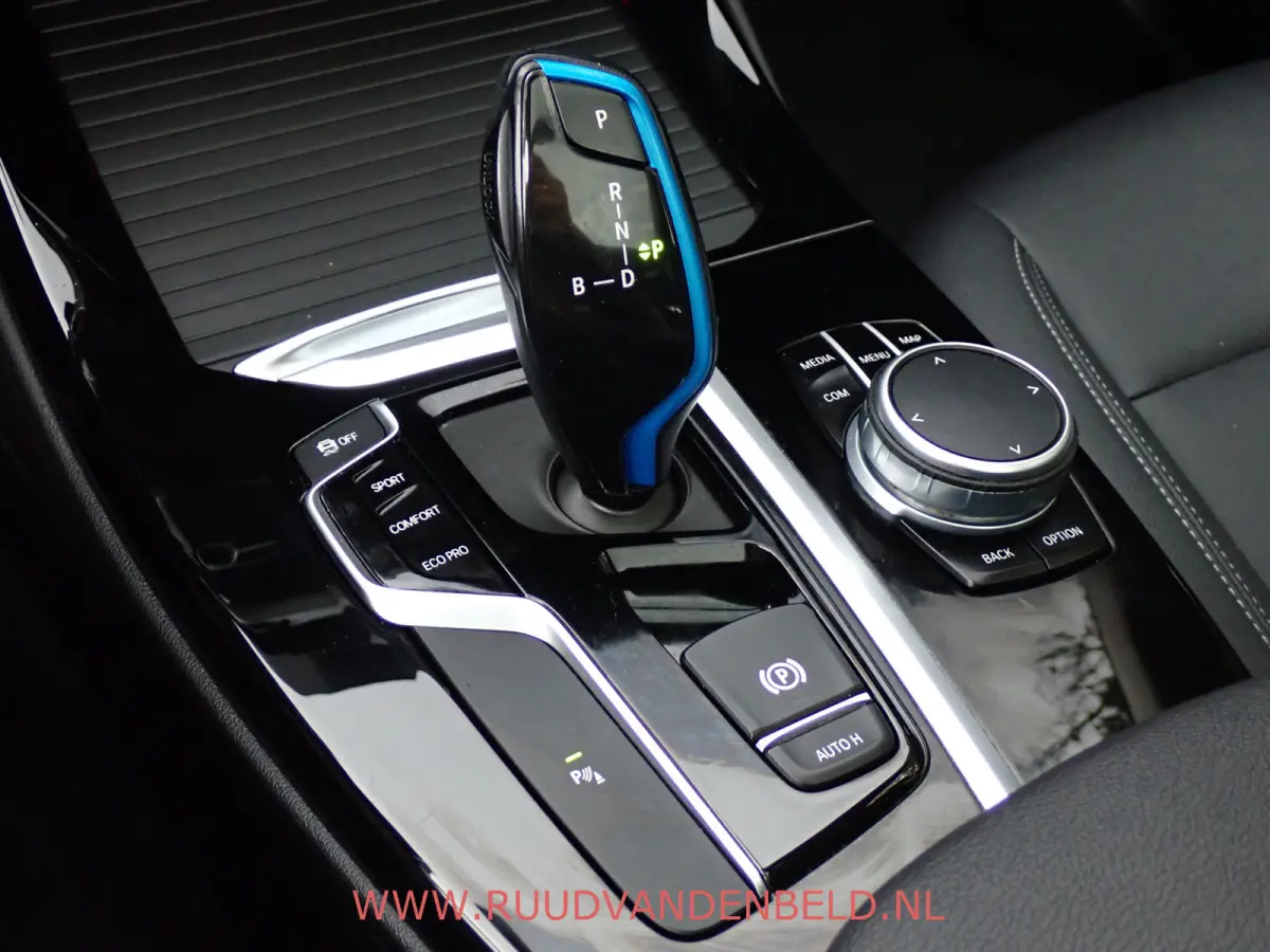 80 kWh / 93% SOH / ACC / PANODAK / CAMERA / CARPLAY