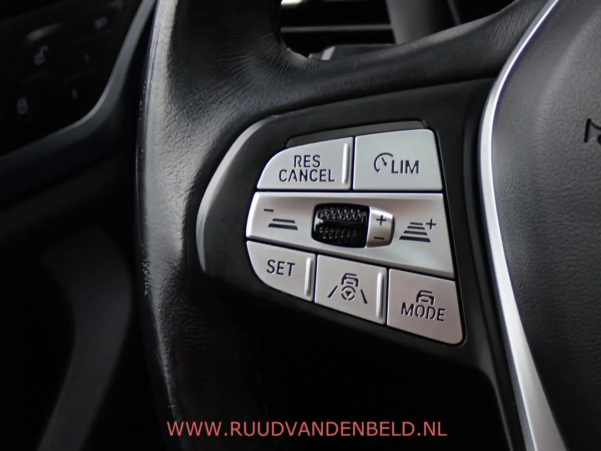 80 kWh / 93% SOH / ACC / PANODAK / CAMERA / CARPLAY
