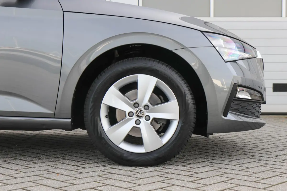 1.0 TSI 110pk Ambition | Apple Carplay/Android Auto | Parkeersensor Achter |  Cruise Control