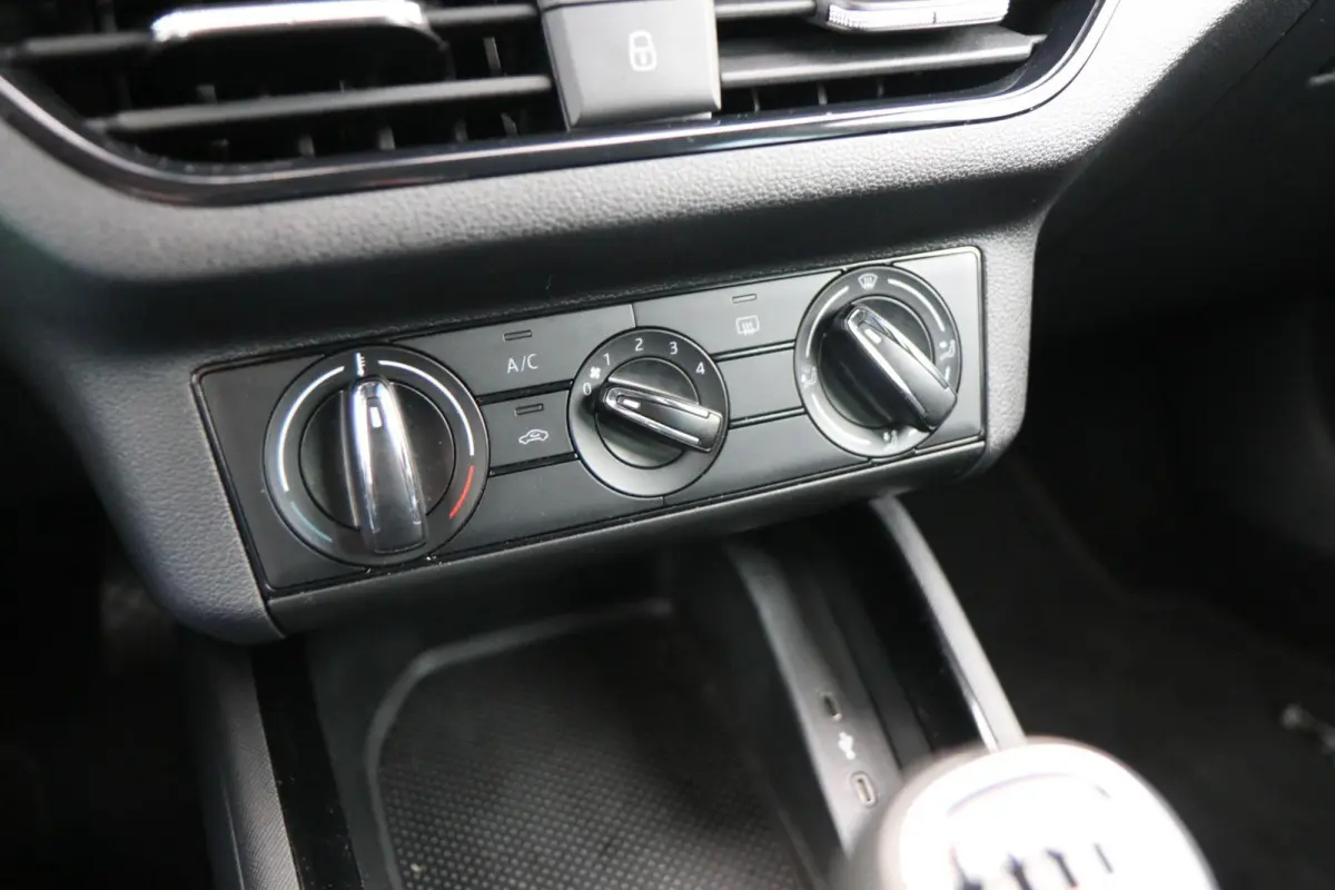 1.0 TSI 110pk Ambition | Apple Carplay/Android Auto | Parkeersensor Achter |  Cruise Control