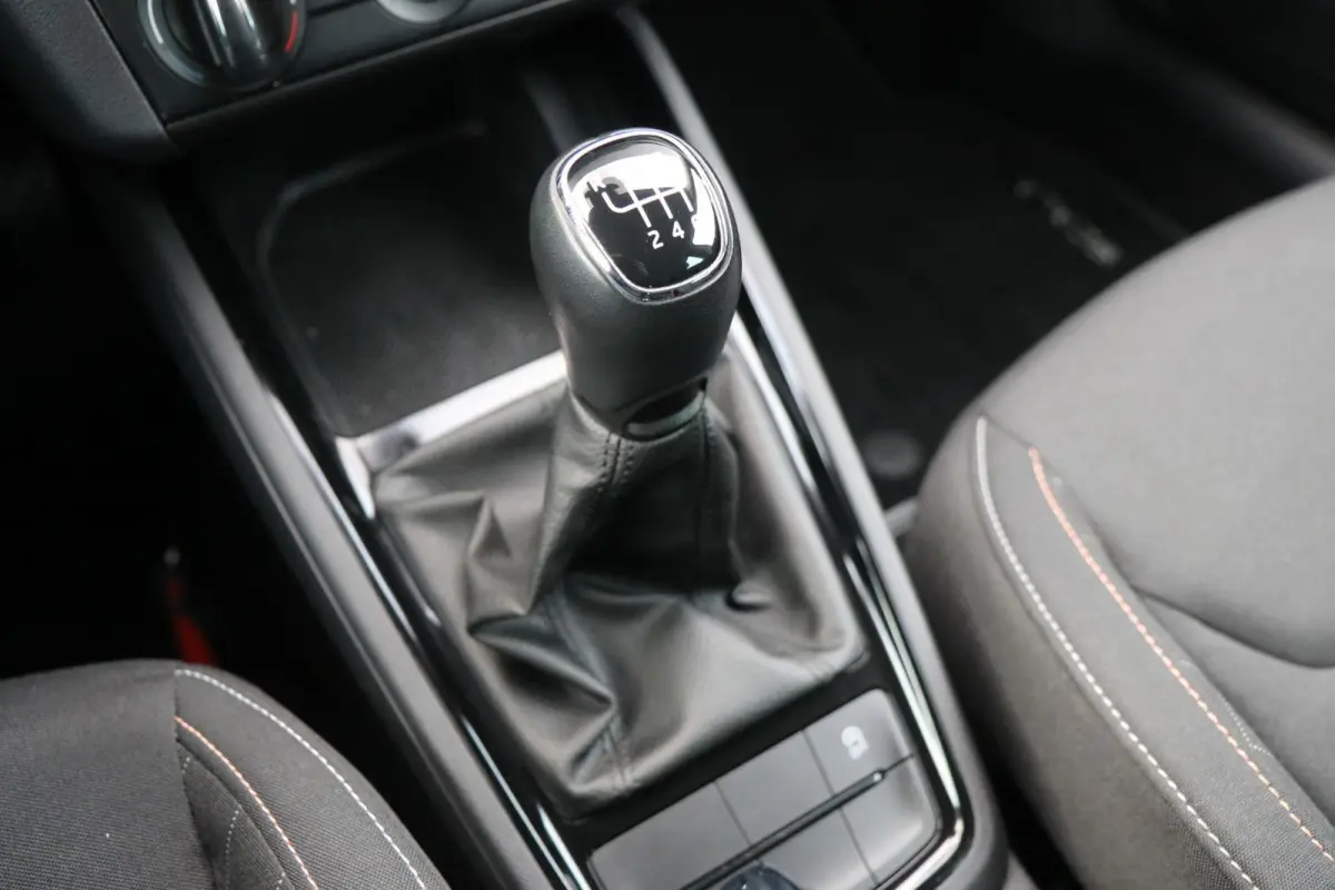 1.0 TSI 110pk Ambition | Apple Carplay/Android Auto | Parkeersensor Achter |  Cruise Control
