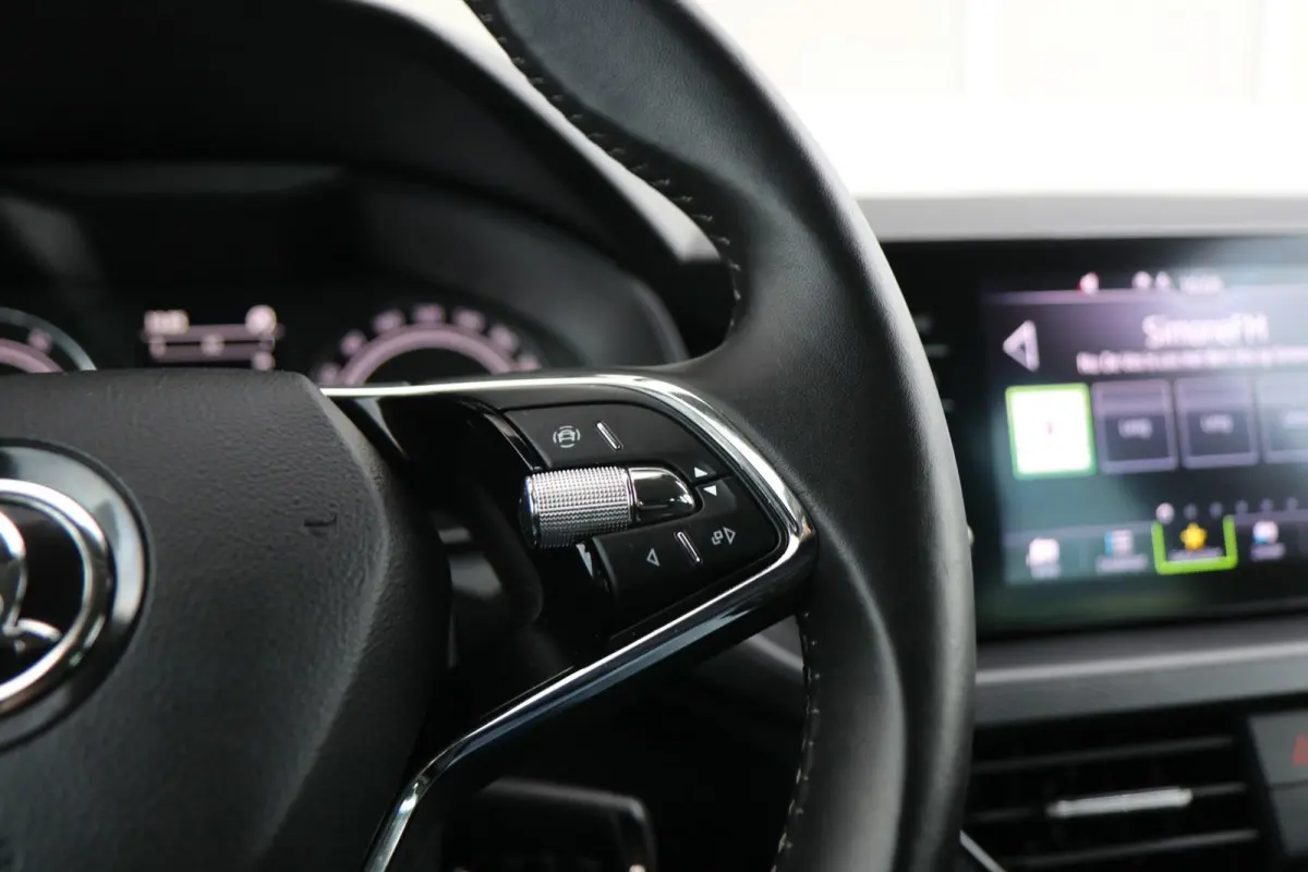 1.0 TSI 110pk Ambition | Apple Carplay/Android Auto | Parkeersensor Achter |  Cruise Control