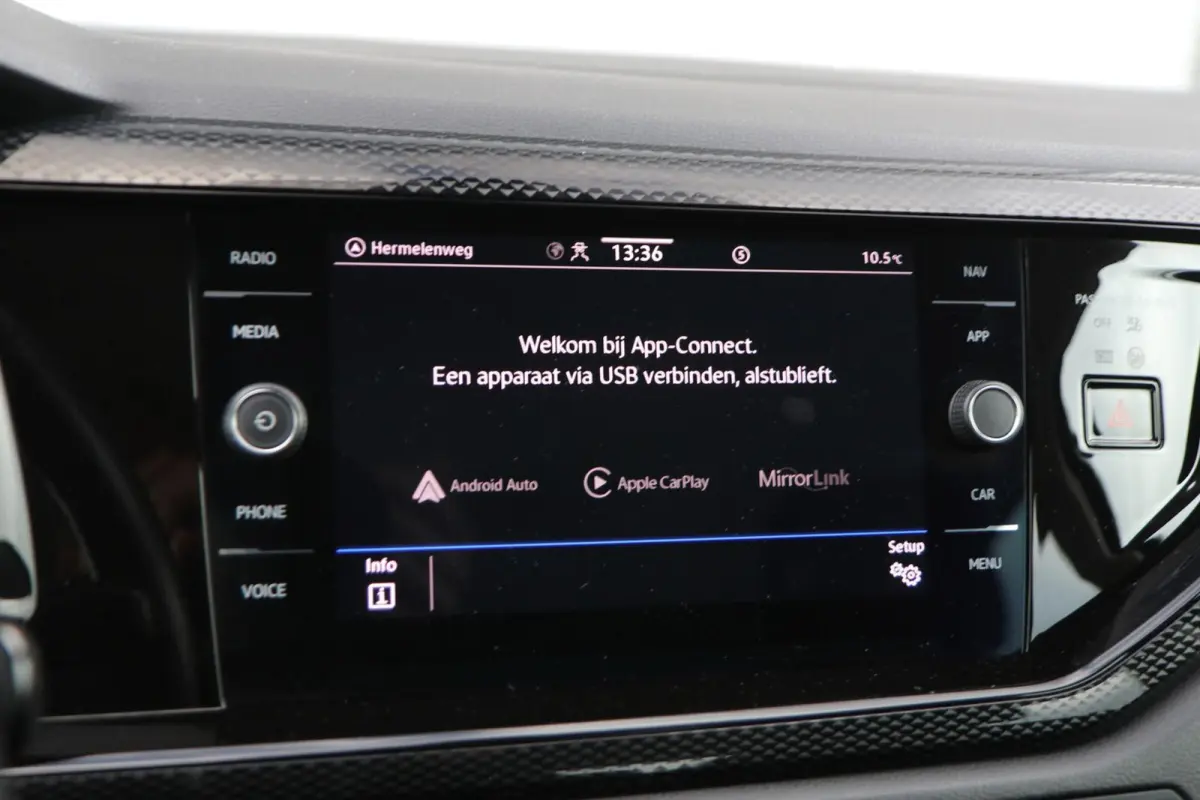 1.0 TSI 95pk Life | Navigatie | App Connect | Adaptieve Cruise | Airco