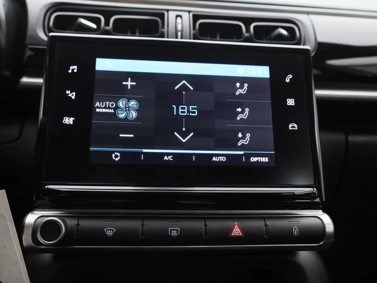 1.2 PureTech Feel | Apple Carplay / Android Auto | Climate Control | Cruise Control | DAB | Bluetooth |