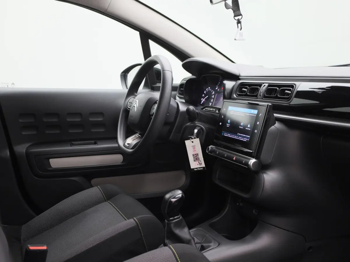 1.2 PureTech Feel | Apple Carplay / Android Auto | Climate Control | Cruise Control | DAB | Bluetooth |