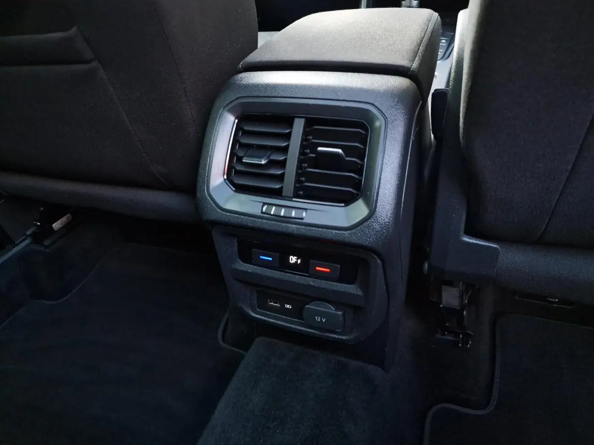 1.4 TSI ACT 150PK DSG Comfortline Business R|Pano|trekhaak|R-line|LED|19-inch|Dynaudio|