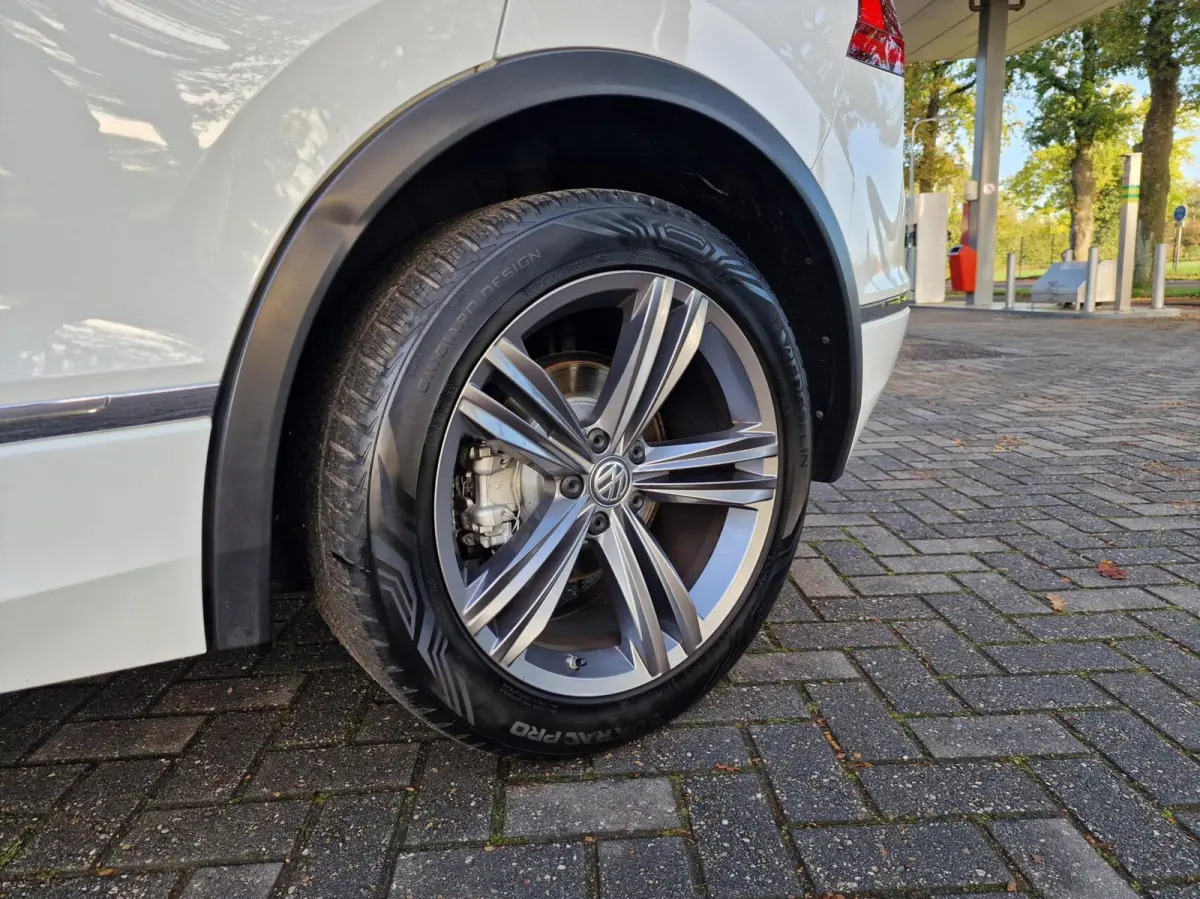 1.4 TSI ACT 150PK DSG Comfortline Business R|Pano|trekhaak|R-line|LED|19-inch|Dynaudio|