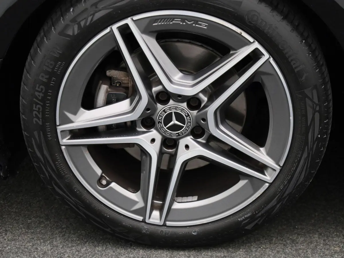 180 Business Solution AMG | Wordt Verwacht | Apple Carplay / Android Auto | Achteruitrijcamera | Parkeersensoren | Stoelverwarming |