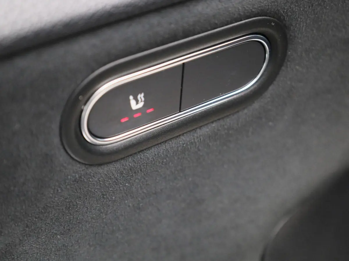 180 Business Solution AMG | Wordt Verwacht | Apple Carplay / Android Auto | Achteruitrijcamera | Parkeersensoren | Stoelverwarming |
