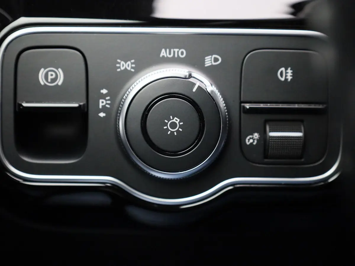 180 Business Solution AMG | Wordt Verwacht | Apple Carplay / Android Auto | Achteruitrijcamera | Parkeersensoren | Stoelverwarming |