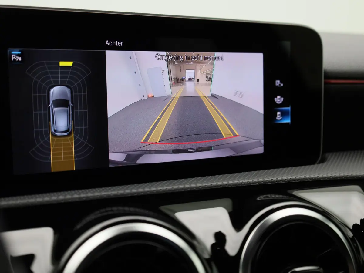 180 Business Solution AMG | Wordt Verwacht | Apple Carplay / Android Auto | Achteruitrijcamera | Parkeersensoren | Stoelverwarming |