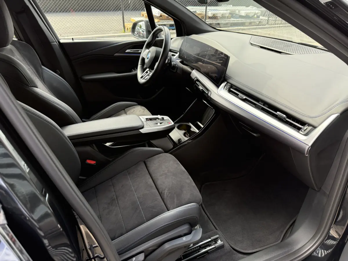 225e xDrive M-Sport Shadow