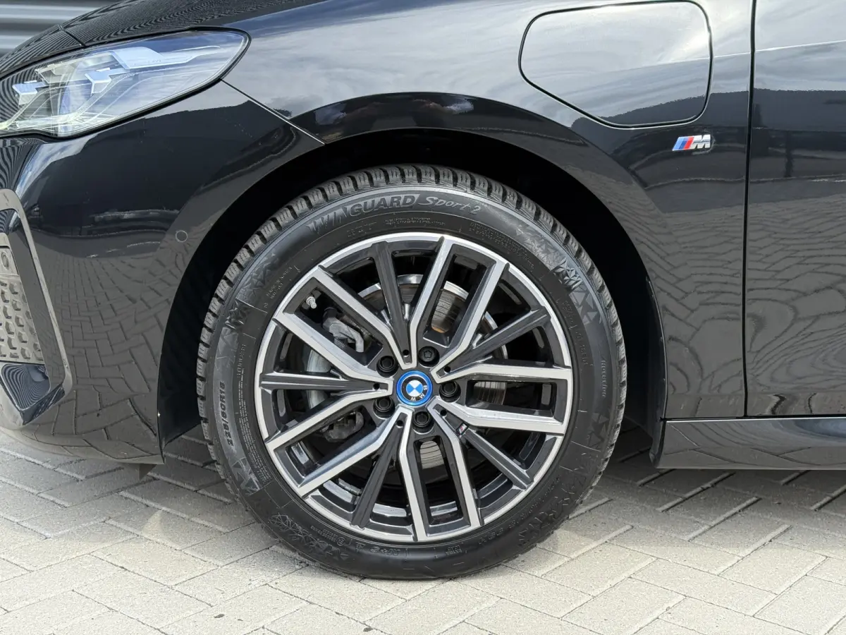 225e xDrive M-Sport Shadow