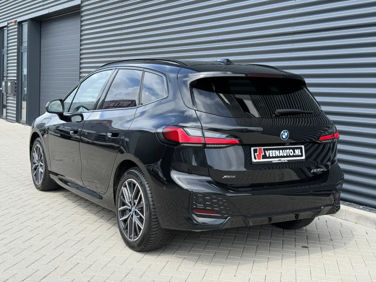 225e xDrive M-Sport Shadow