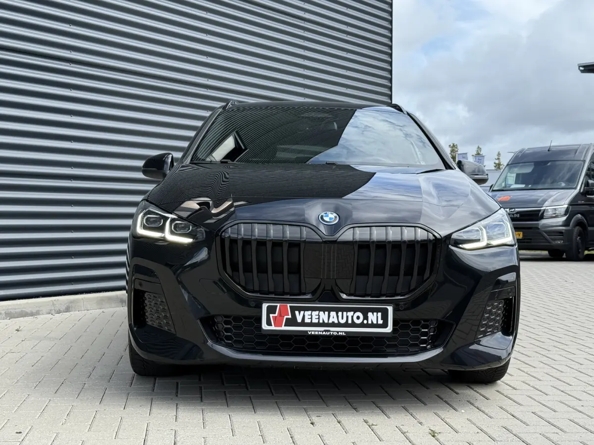 225e xDrive M-Sport Shadow