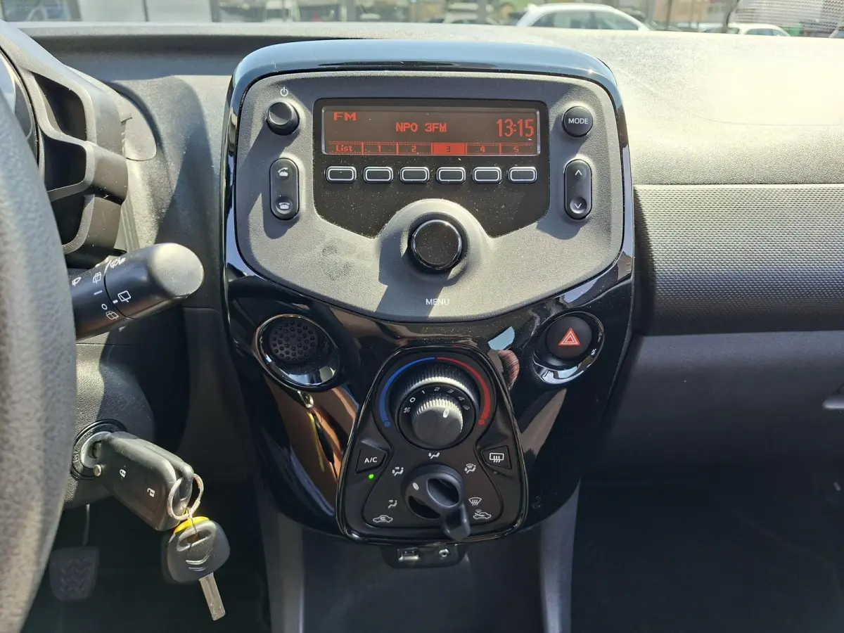 1.0 VTi Feel Cruise control/100% onderhouden/Auto is rijklaar, nieuwe banden en APK/NAP