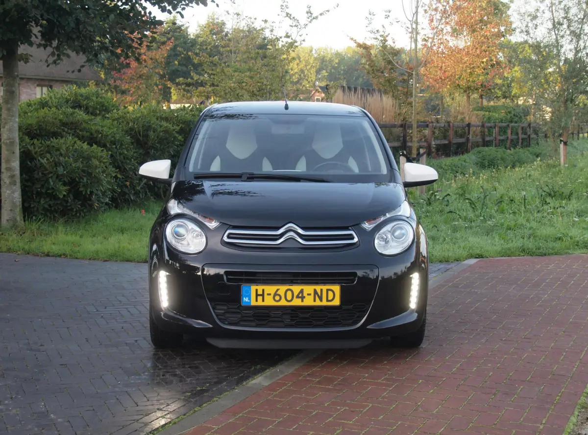 1.0 VTi Urban Ride | Camera | 5-deurs | Airco | 15 Inch | NL-Auto |